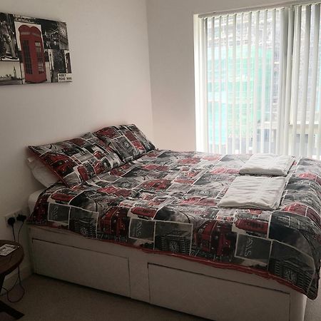 London'S Calling Too Apartment Екстериор снимка