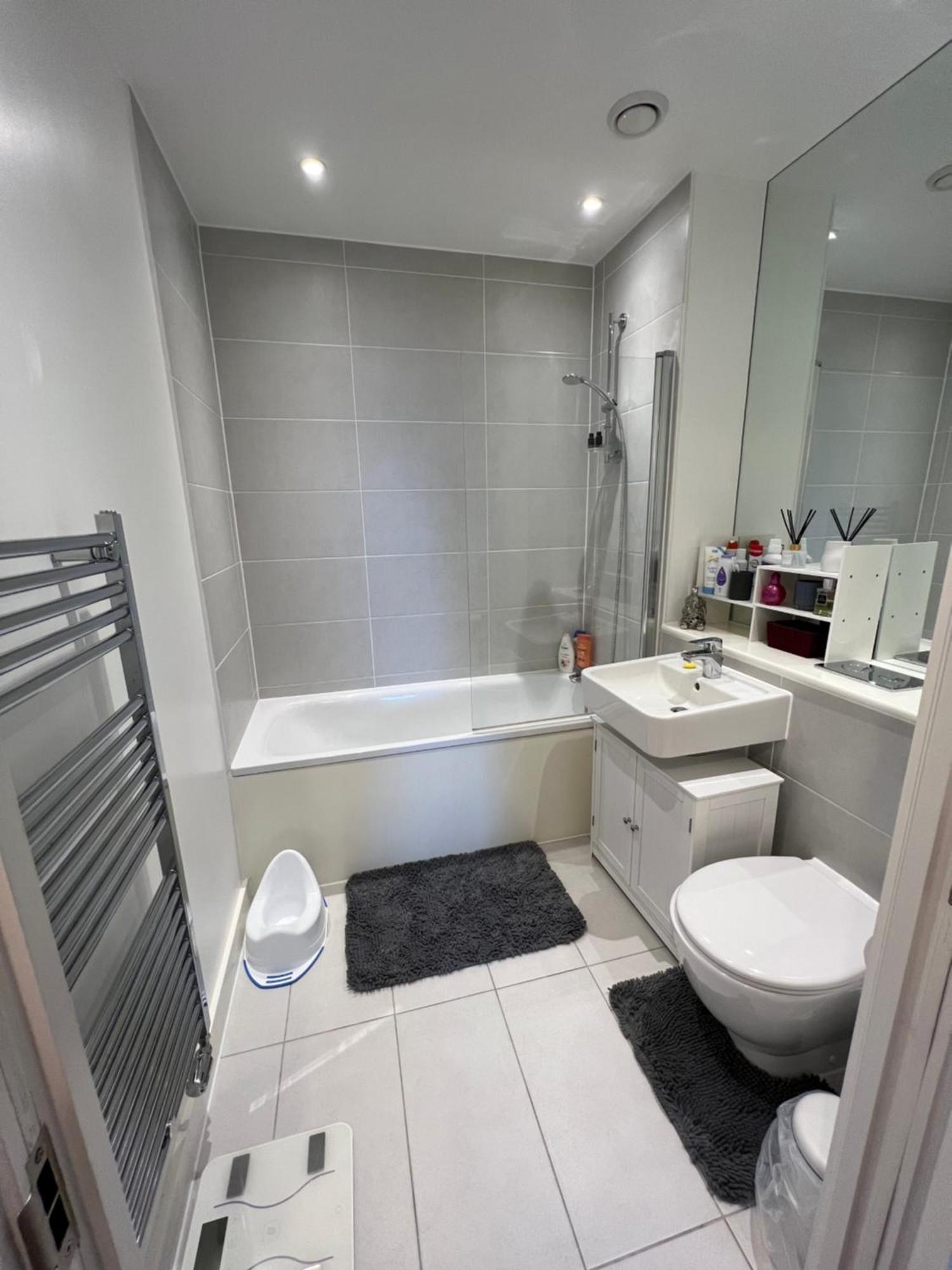 London'S Calling Too Apartment Екстериор снимка