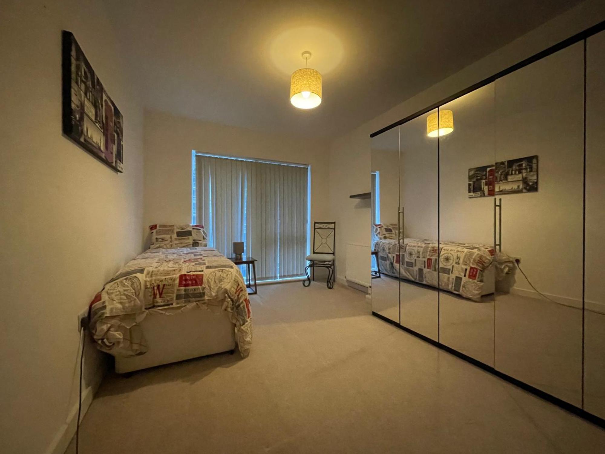 London'S Calling Too Apartment Екстериор снимка